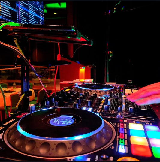 Leie DJ til julebordet i Oslo – DJ Kaya - Kulturkultur